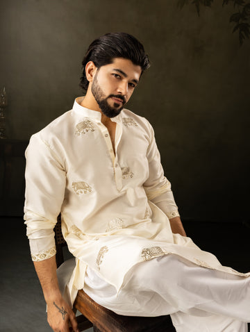 Ivory Elephant Embroidered Motif Kurta