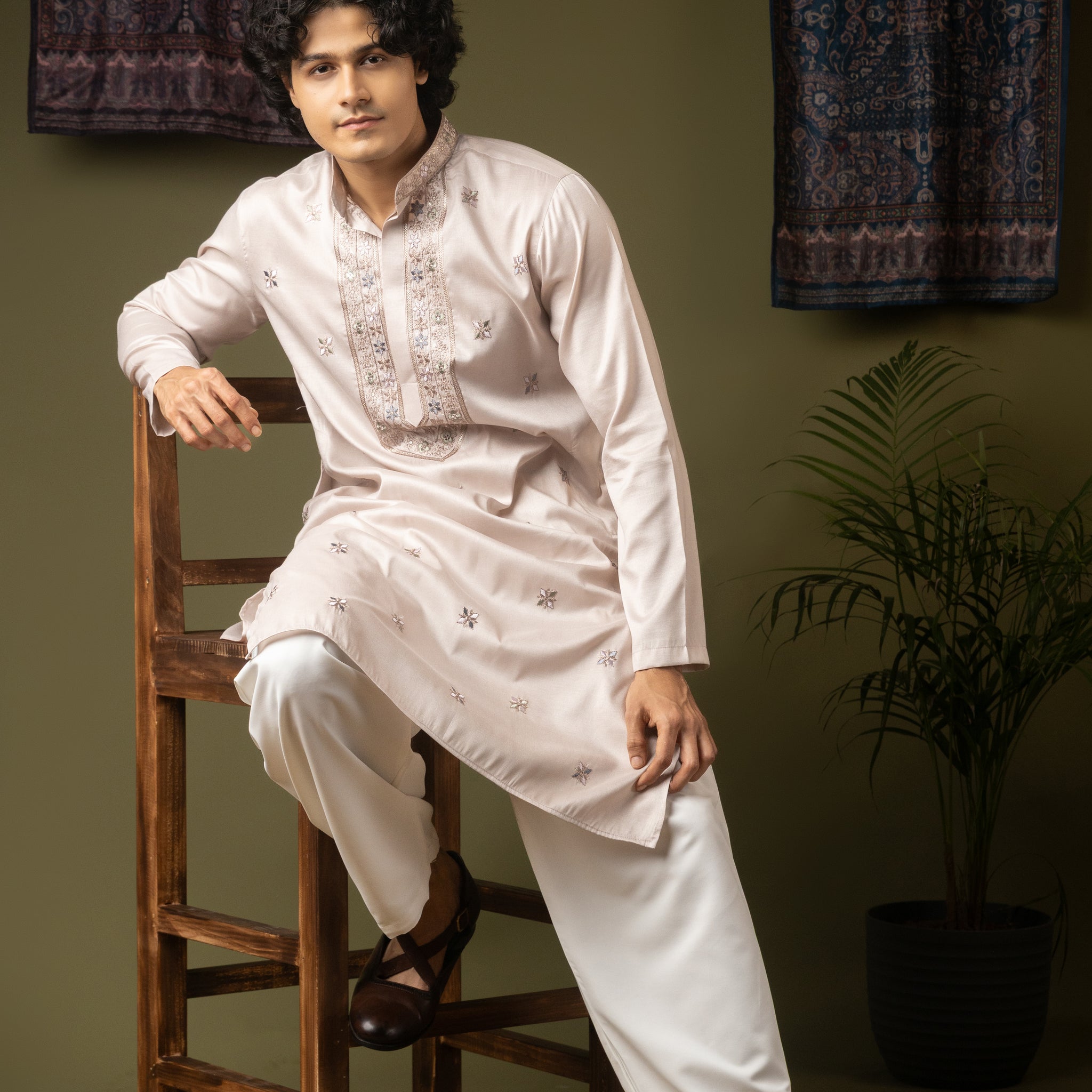 Pinkish Grey Embroidery Kurta