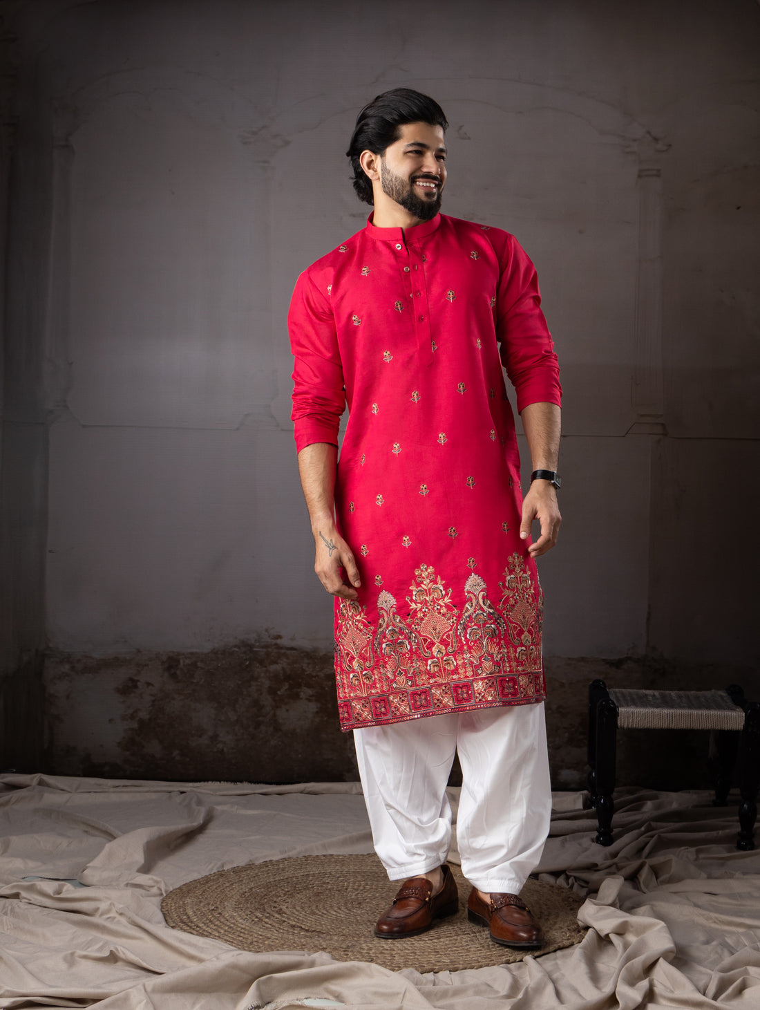 Rani Pink Ethnic Kurta with Intricate Embroidery