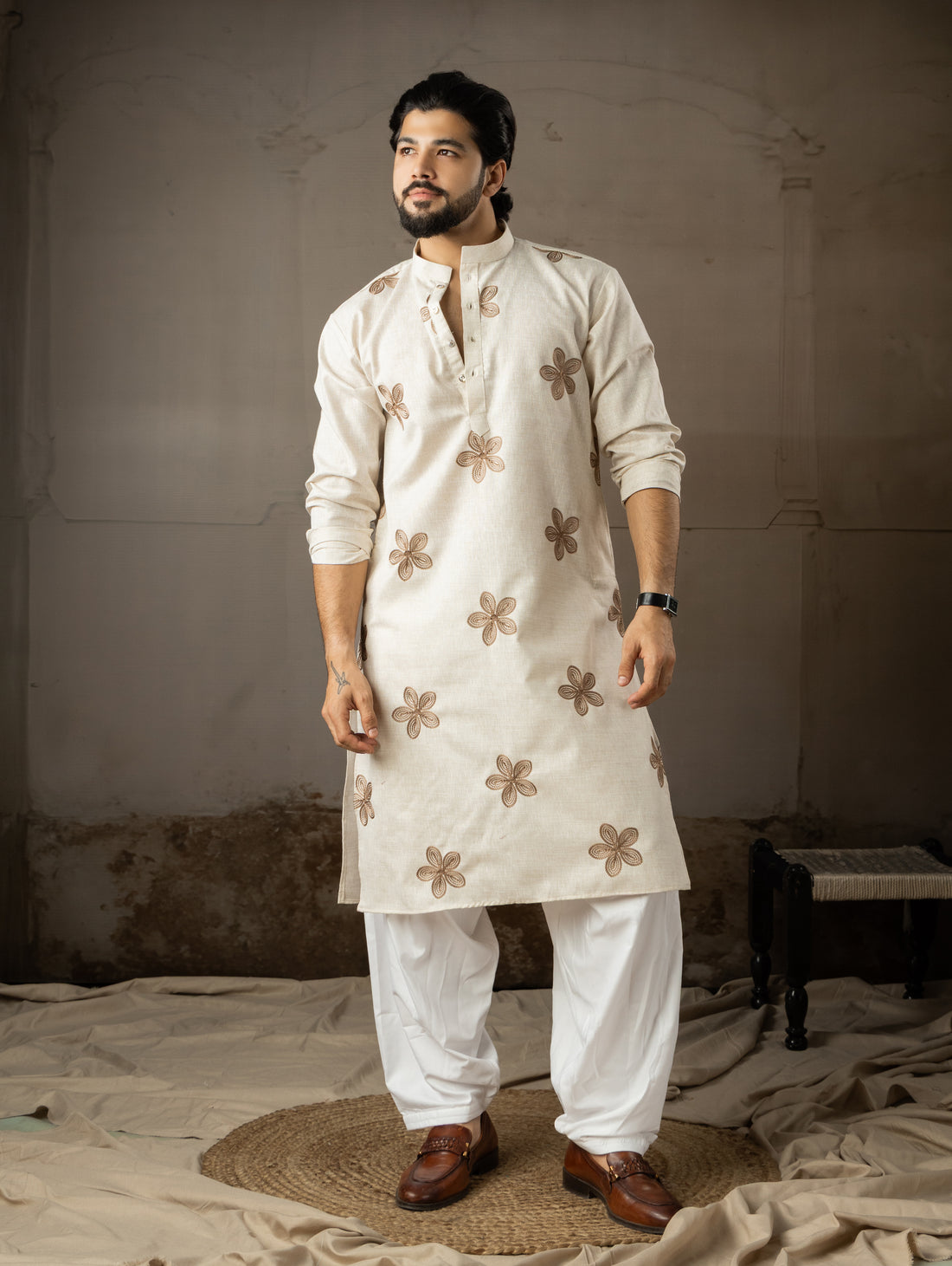 Cream Floral Embroidery Motif Linen Kurta