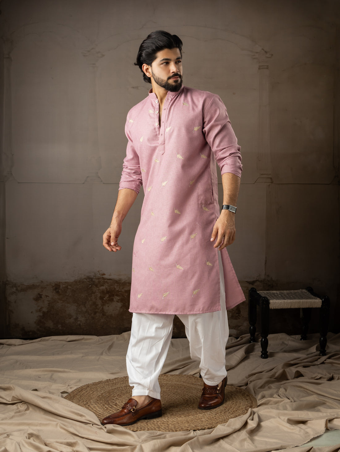 Mauve Pink Leaf Embroidery Motif Linen Kurta