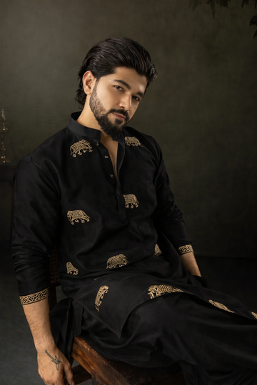Black Elephant Embroidered Motif Kurta