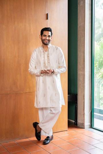 Ivory Zari Elegance Kurta