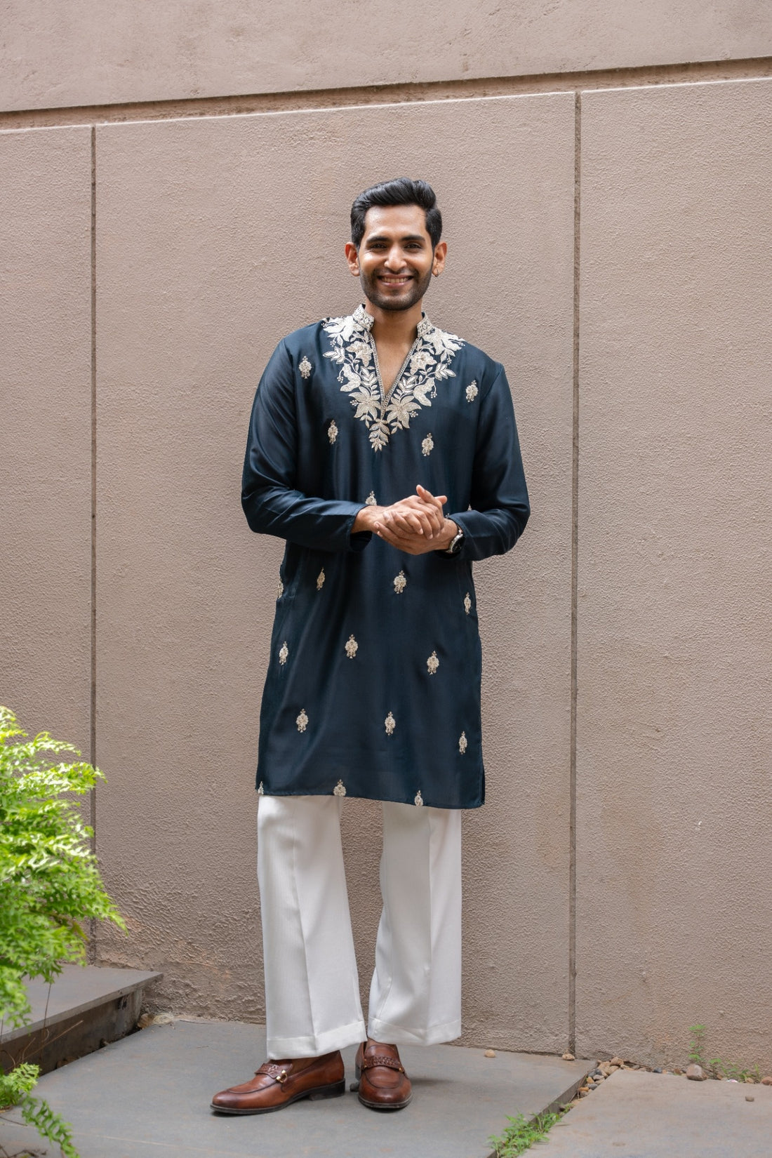 Navy Floral Elegance Embroidered Kurta